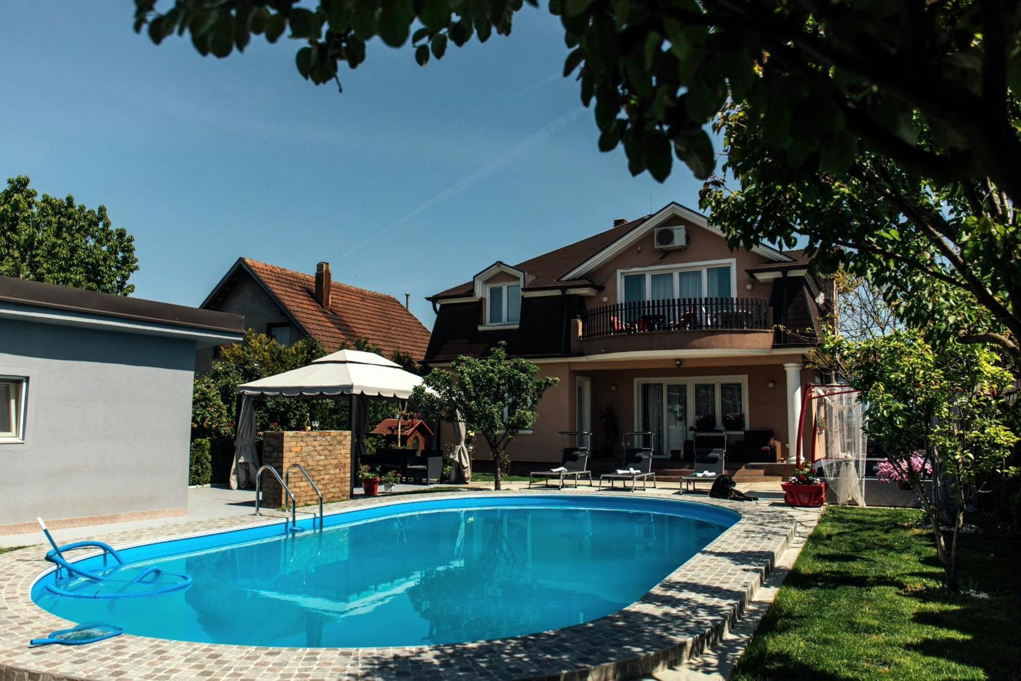 Lux Apartments With Pool Dex Zemun Polje المظهر الخارجي الصورة
