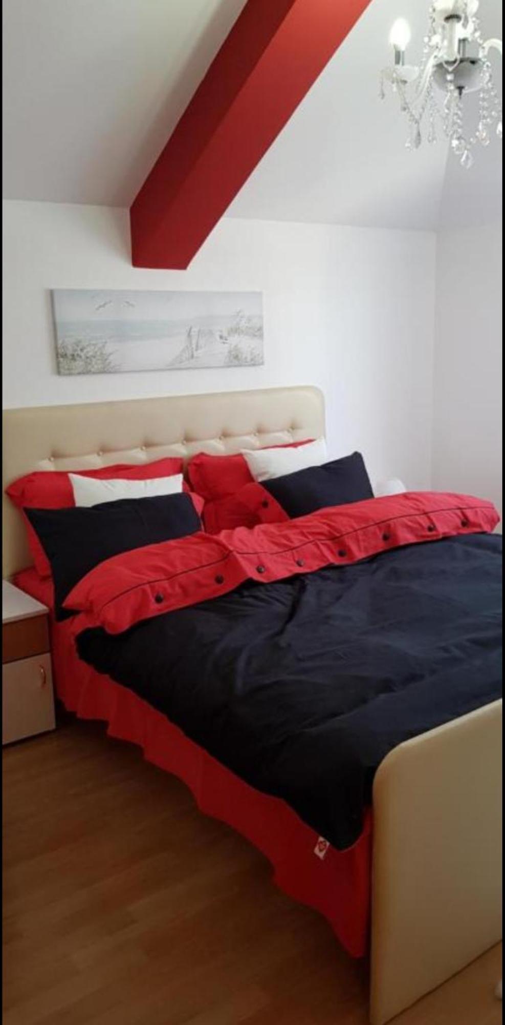 Lux Apartments With Pool Dex Zemun Polje المظهر الخارجي الصورة