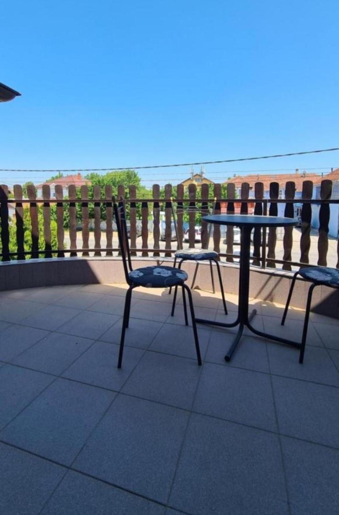 Lux Apartments With Pool Dex Zemun Polje المظهر الخارجي الصورة